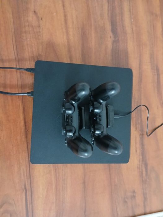 Playstation 4 slim