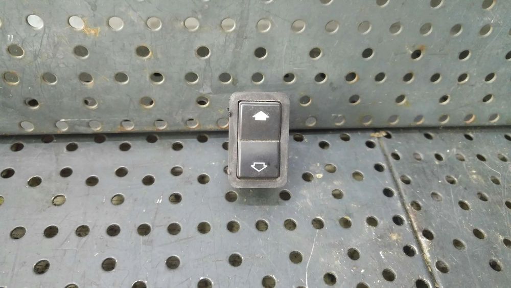Buton geam electric stanga fata bmw seria 5 e39 8368974