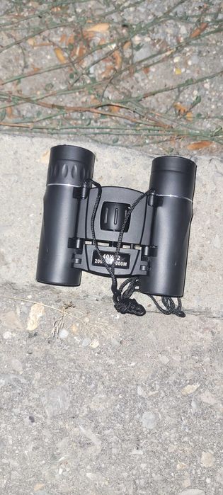 Чисто Нов Бинокъл