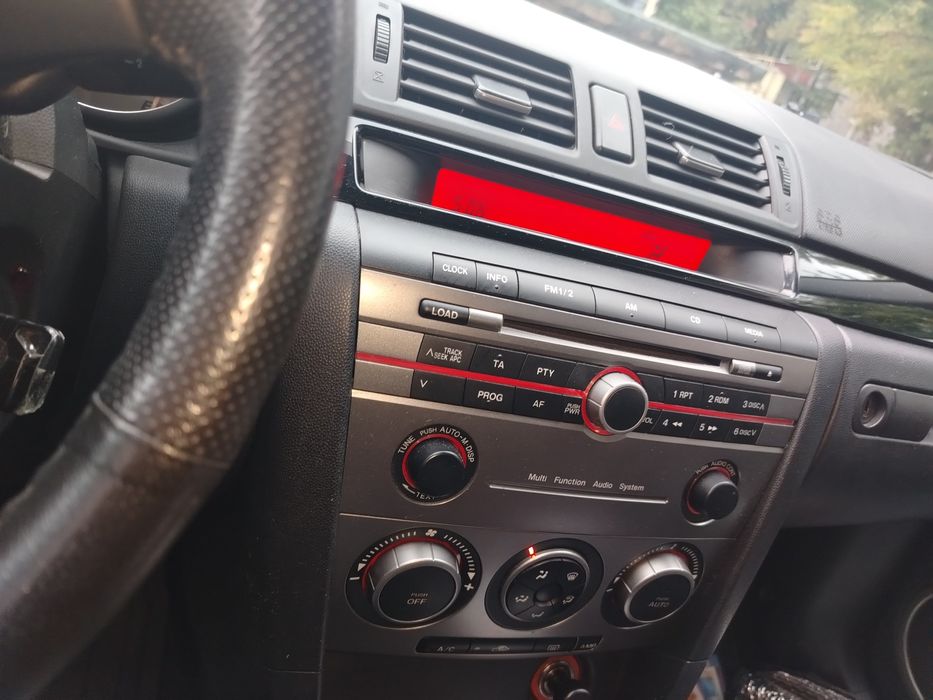 Mazda 3  1.6 benzină 2008