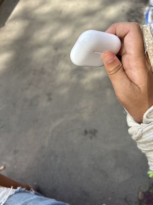 AirPods три новый