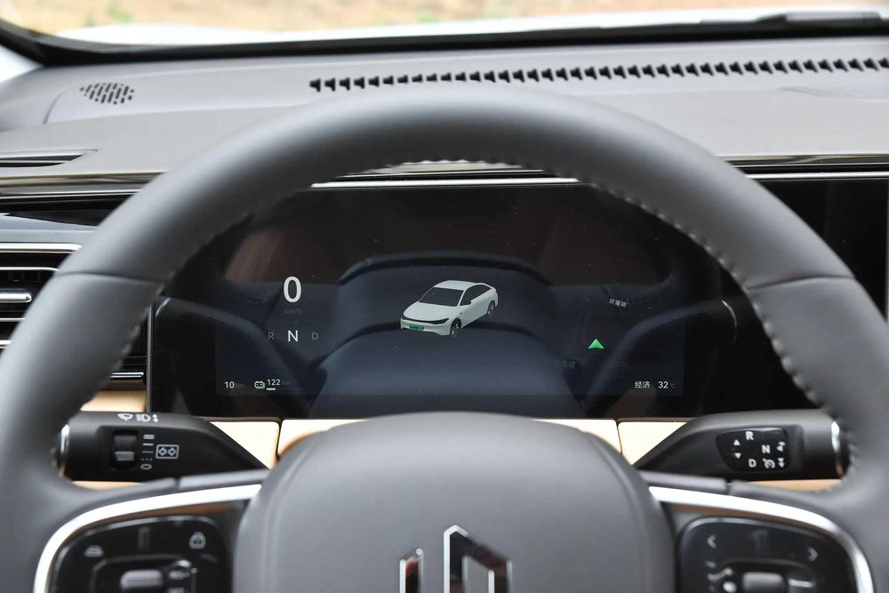 Leapmotor C01 REEV 216km 2025 | Avtosalondan choyxona - sovg'aga!