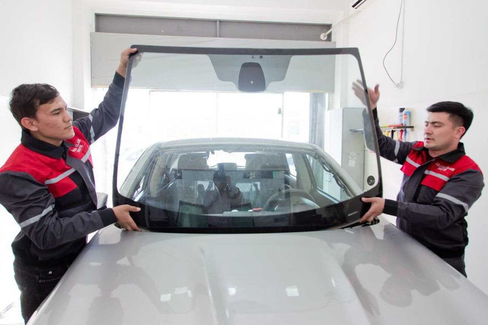 Audi Q7 5D lobovoy Oyna