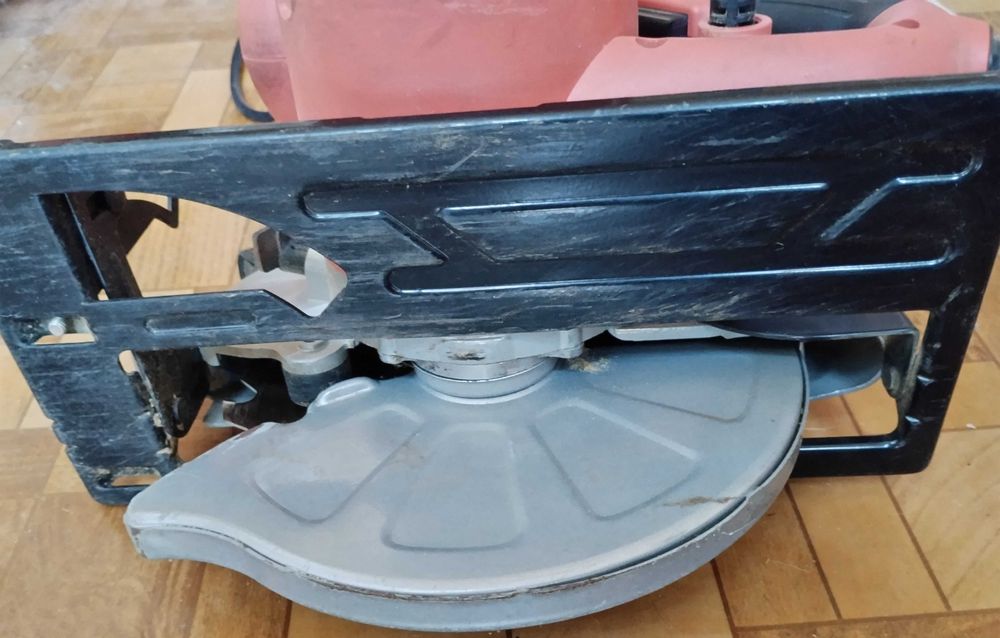 Инструменти Raider Циркуляр,трион (Зеге),Ъглошлайф,Зарядно акумулатор