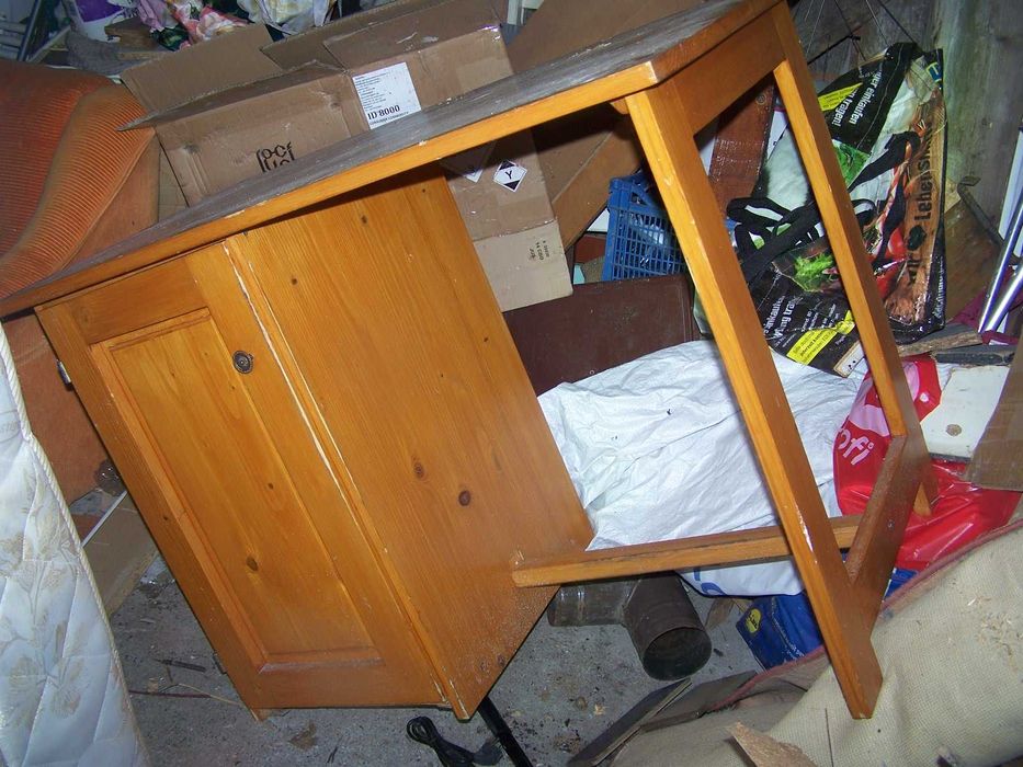 vand scaune curbate si tabureti