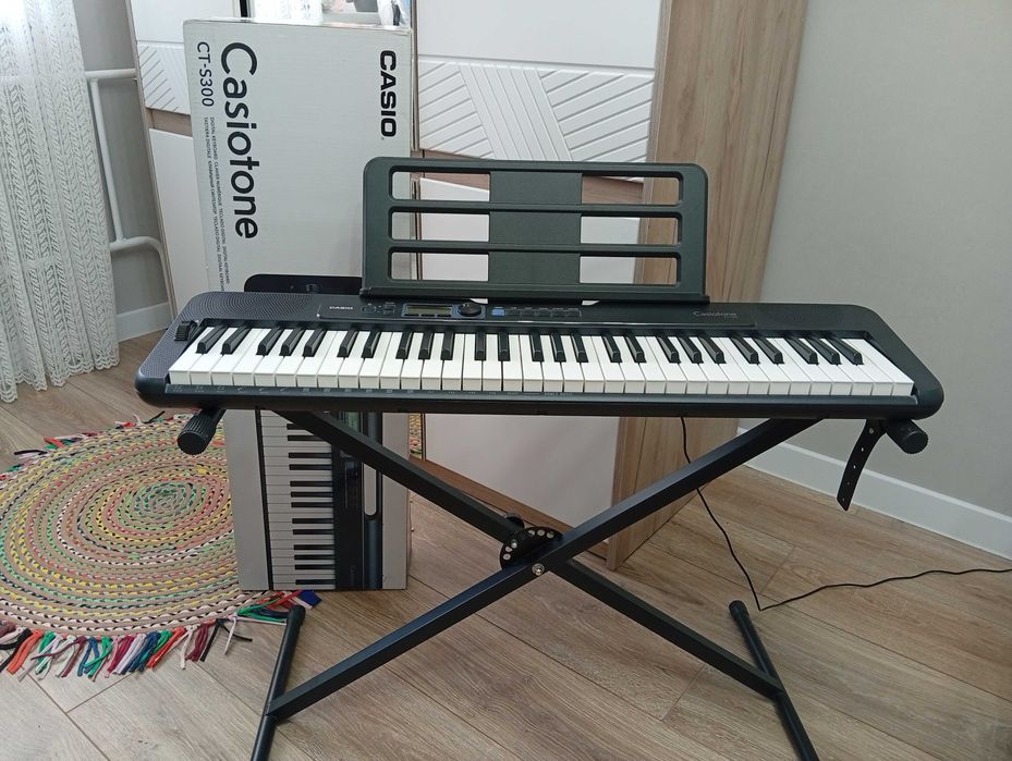 Синтезатор б/у Casiotone CT-S300
