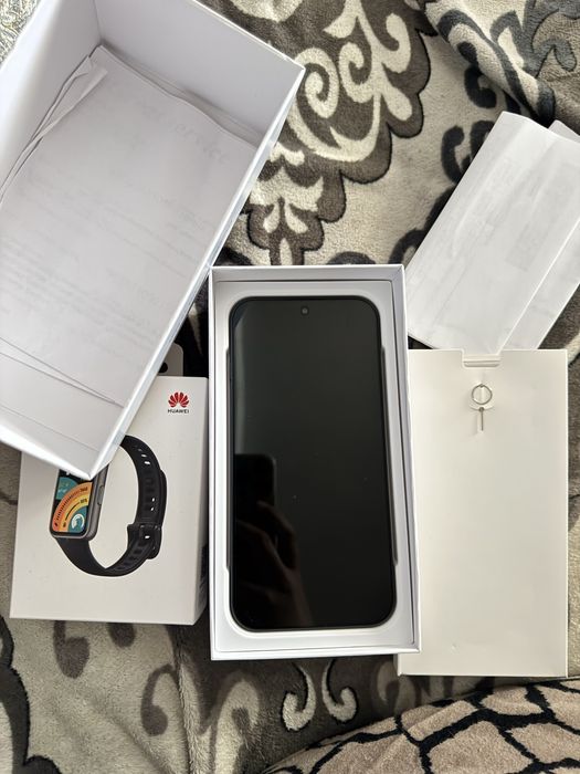 телефон huawei с часами в подарок