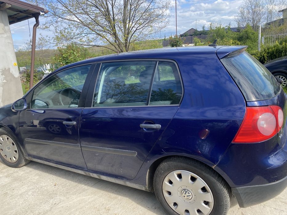 De vanzare,golf 5.