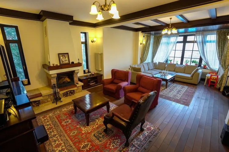 Дава се под наем Къща в к.к. Пампорово - 690 кв.м за 994.5 € - Снимка #6