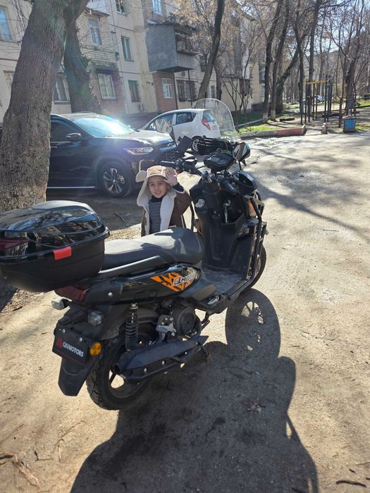 TANK skuter sotiladi — kuchli dizayn, qulay va tejamkor!