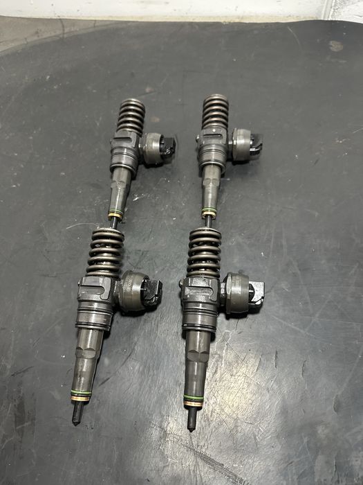 Injector injectoare Audi A3 8P 1.9 TDI BXE BLS BKC 105Cp | 038130073AG