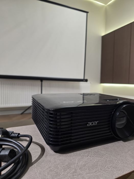 Проектор Acer X 118H доскаси билан
