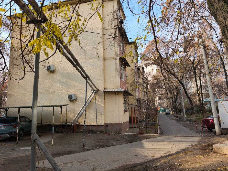 Ялангач Дом быта СРОЧНО Своя квартира 3/1/4 в Мирзо-Улугбекском районе