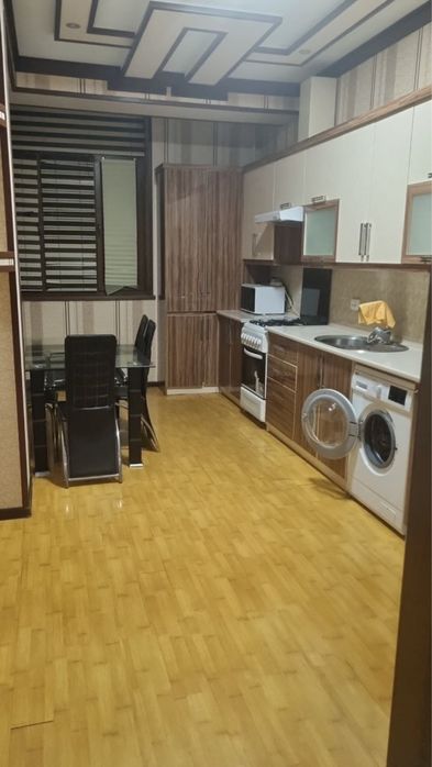 Сдается 3 х комнатная квартира на 3 этаже Хамкор банк 350$