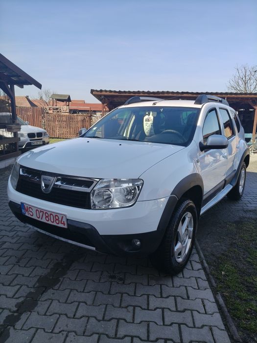 Dacia Duster model Laureate