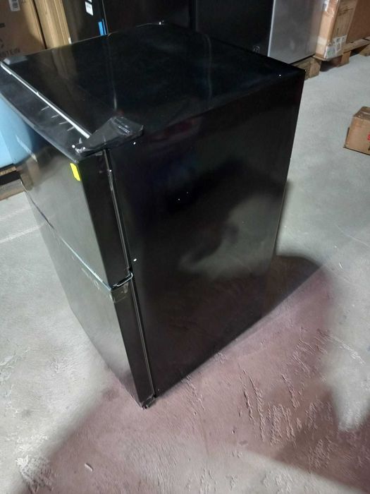 Mini frigider cu congelator