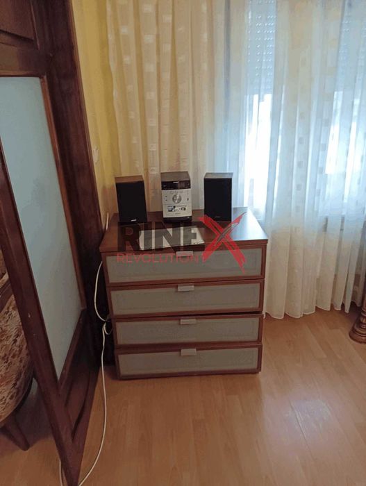 Етаж от къща под наем в Център
