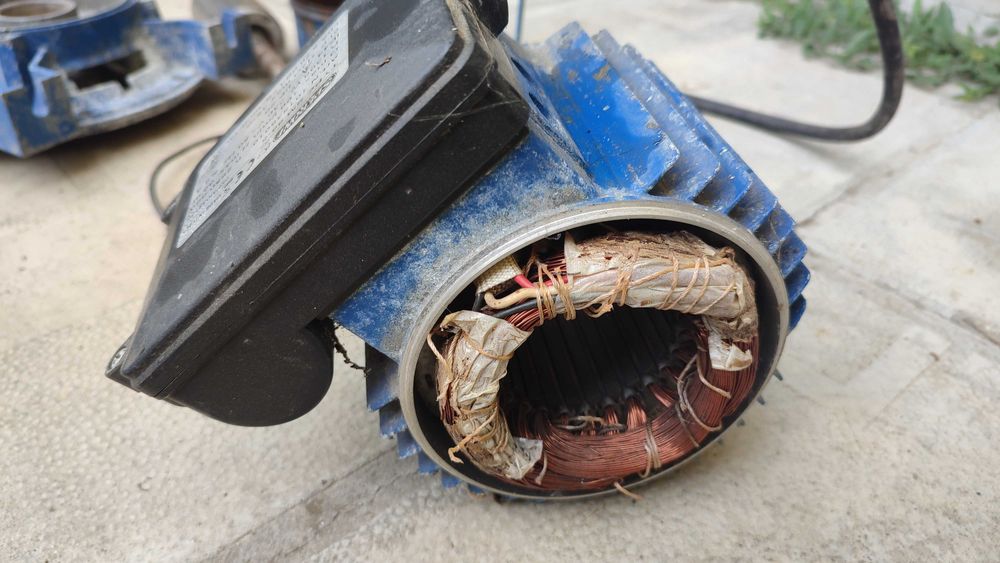 Продавам части от италианска самозасмукваща помпа SPERONI SM 98-5