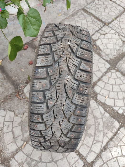 Продам комплект зимних шин