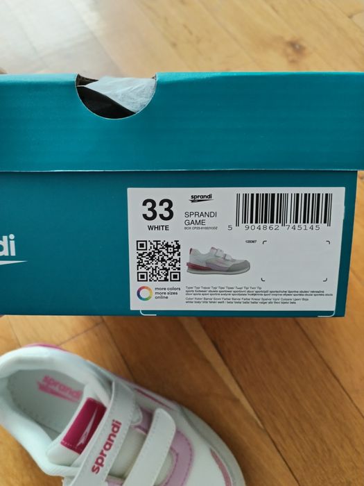 Нови и като нови маратонки ботуши 32-33 номер