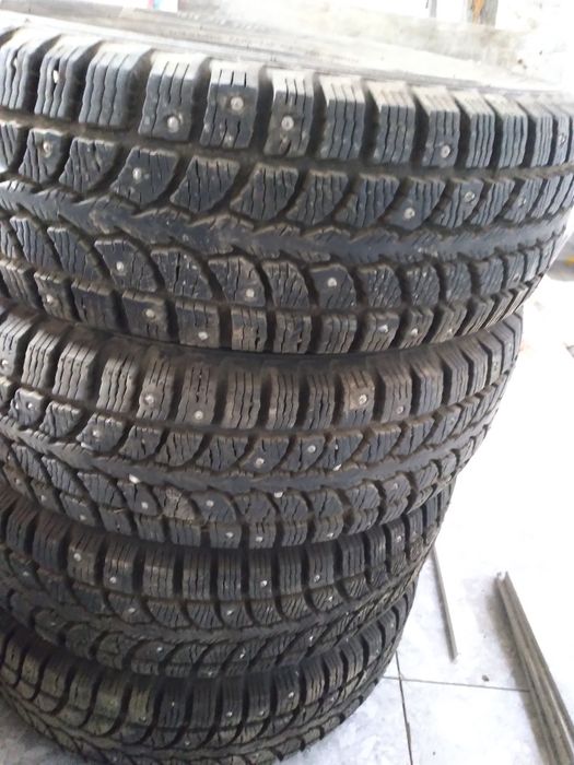 Продам шины зимние 4 штуки