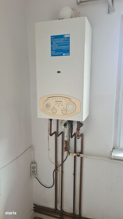 Apartament cu 2 camere de vânzare în Curtea de Argeș.