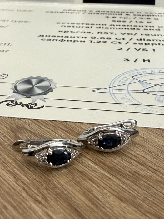 Златни обеци 14К 585 с естествени сапфири 1.22 ct и диаманти 0.08 ct – 3.60 г