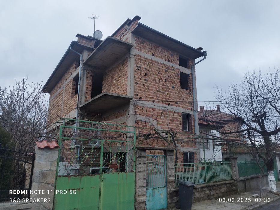 Продава се Къща в Казанлък - 200 кв.м за 306 €/кв.м - Снимка #1