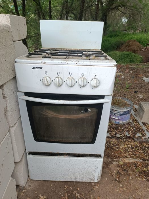 Продам газовую плиту