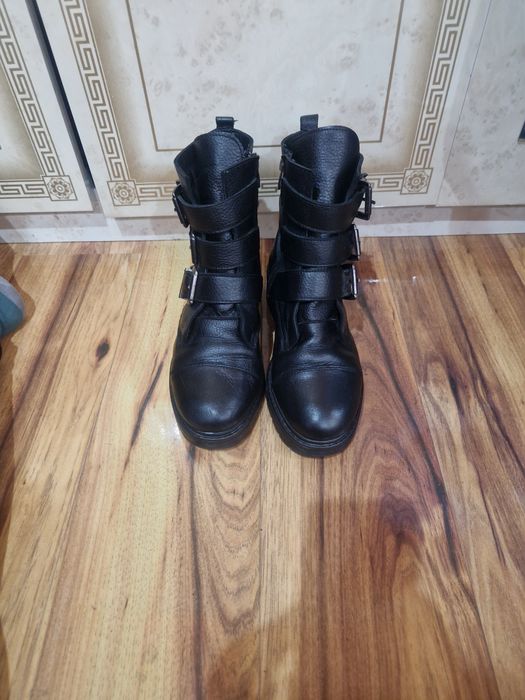 Ghete din piele masura 36 la doar 45 lei