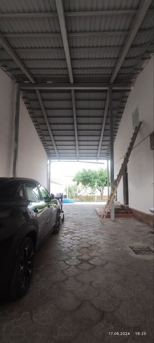 6 sotih. 6 xona  tayor biznesi bilan uchastka sotiladi