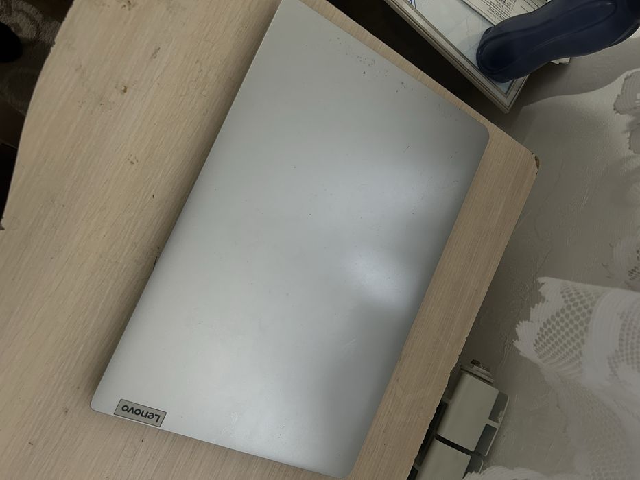 Lenovo ideapad 1