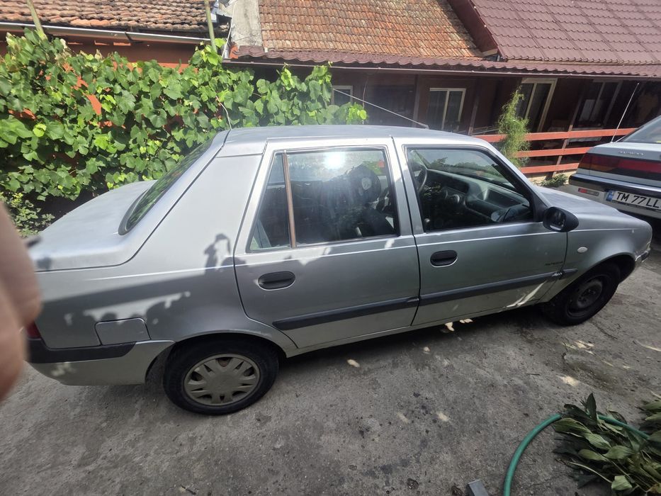 Vând Dacia solenza
