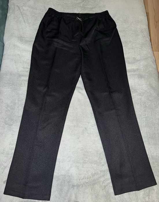 Pantaloni eleganți