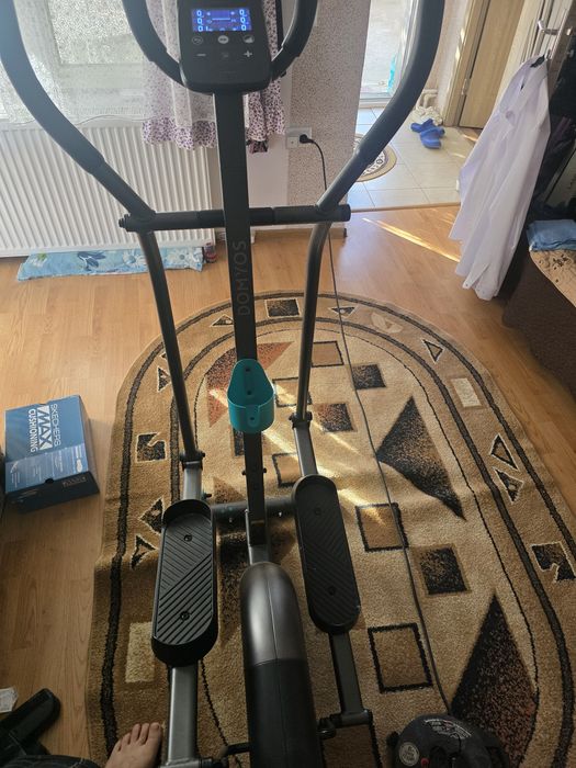 Vând bicicletă eliptică,în stare foarte bună.