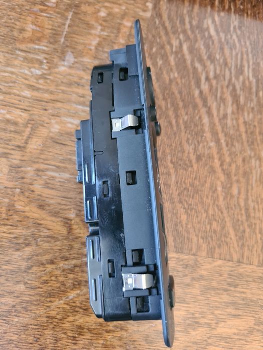 Butoane comanda stânga față geamuri electrice BMW seria 1