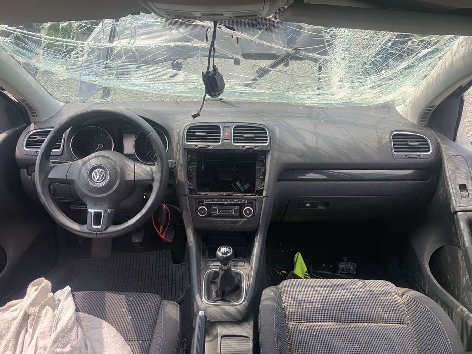 Фолксваген Голф 6 1.2 тси 2013 год. Vw Golf 6 1.2TSI 2013god