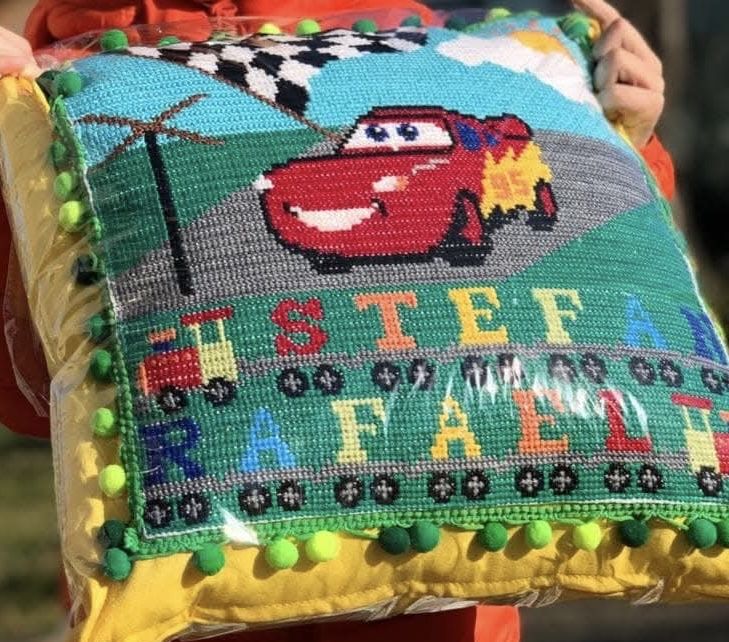 Perna pentru copii, cusuta manual, personalizata cu imaginea dorita