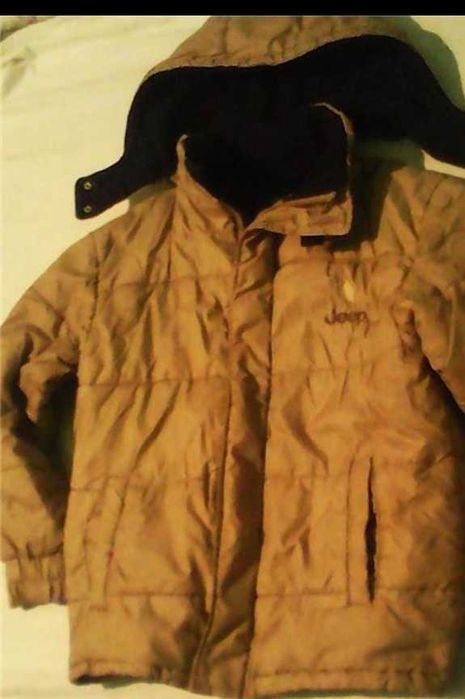Geaca originala JEEP, model foarte frumos, 7,8,9,10,11,12,13 ani