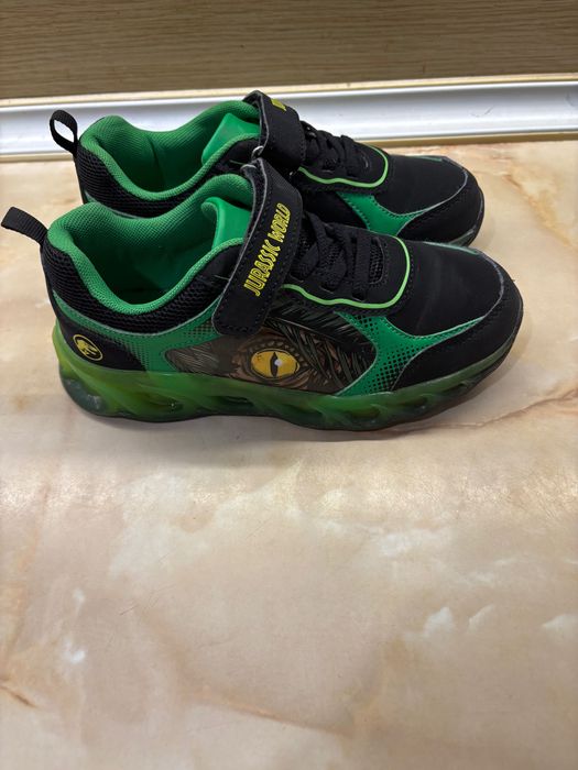 Детски светещи маратонки