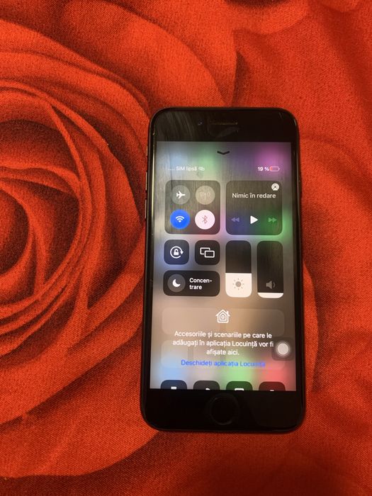 Vand Iphone 7 in stare perfecta