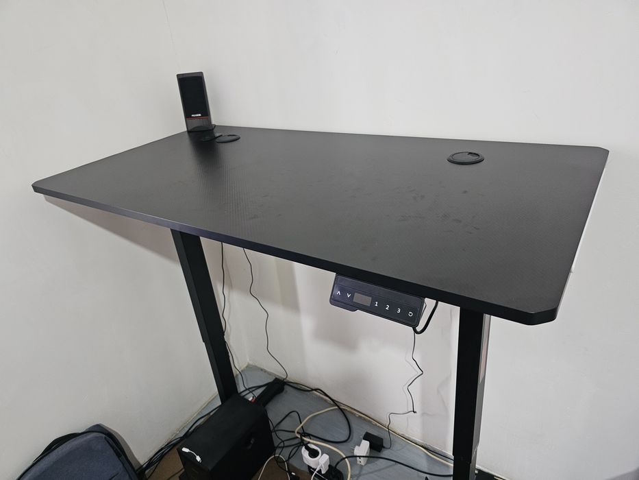 Стол с подъёмным механизмом / Ko'tarish mexanizmi bo'lgan stol