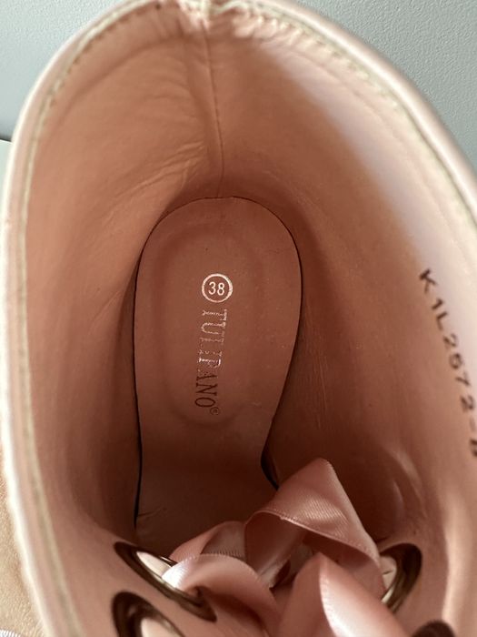 Дамски сандали с ток