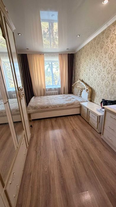 Продам 3 комн на 13мкр 4 этаж