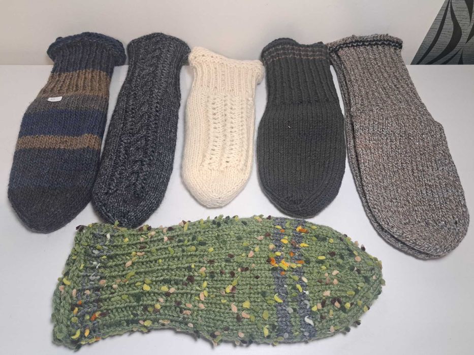 Ръчно плетени вълнени чорапи