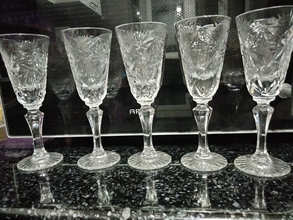 Продаю хрустальные стаканы