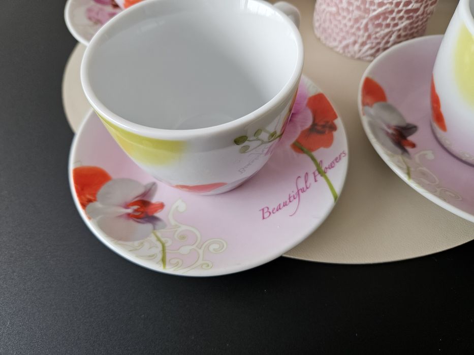 Кафени чаши с орихидеи+свещ