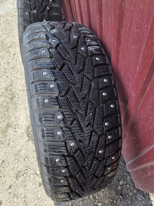 Продам шипованную резину