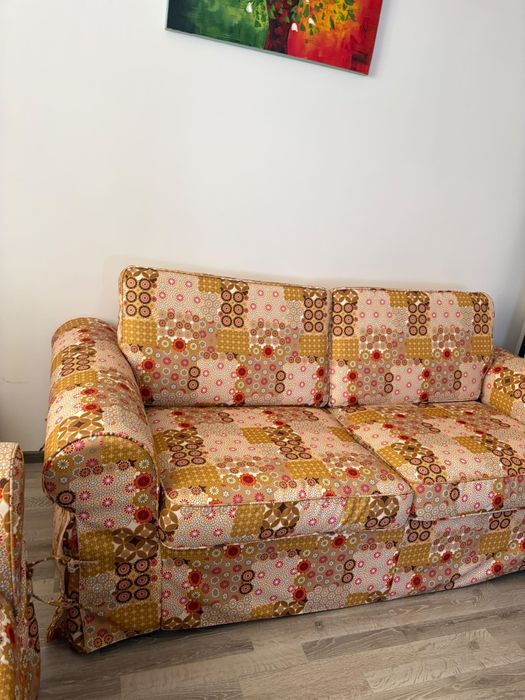Vând canapea Sydney, cu 2 locuri, în stare foarte bună.
Este confortab
