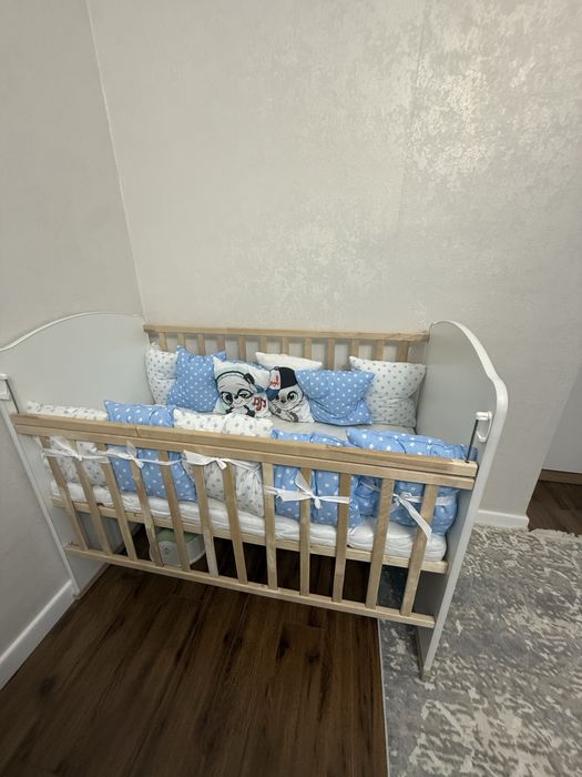 Продам детскую кроватку